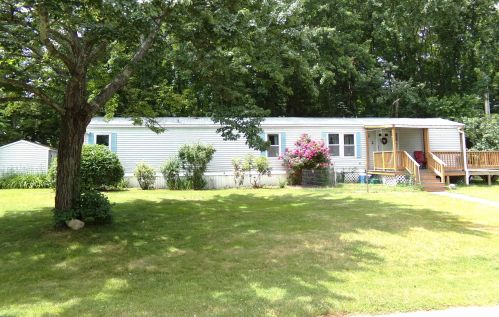 35 Rocks Rd, Seabrook, NH 03874-4224