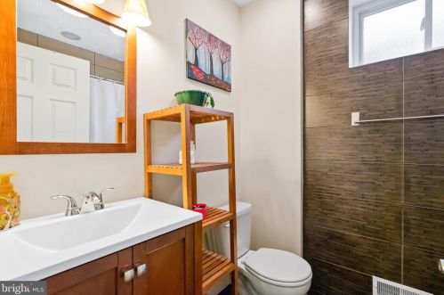 3023 Aramingo Ave, Philadelphia PA 19134-4316 exterior