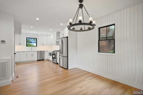 586 Palisade Ave, Teaneck NJ 07666-3145 exterior