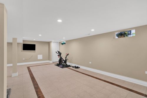 9152 Un Ave, Chicago IL 60609-5235 exterior