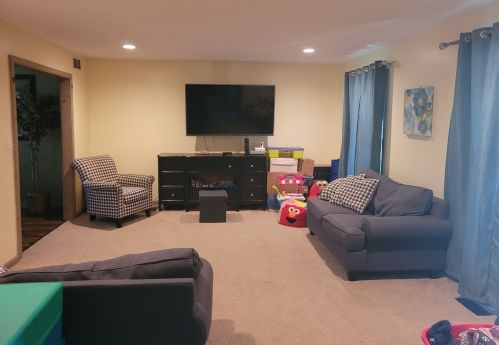 135 Montesano Ave, Waukegan IL 60087-4020 exterior