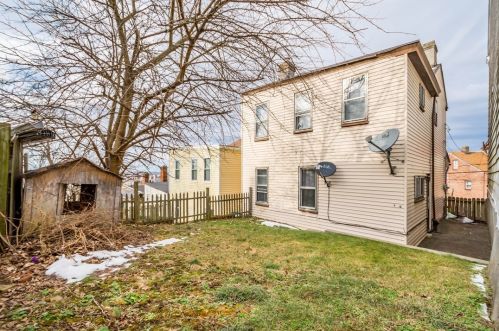 920 Freeland St, Pittsburgh PA 15210-1646 exterior