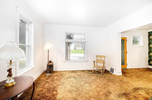 3726 Grand Ave, Duluth MN 55807-2849 exterior