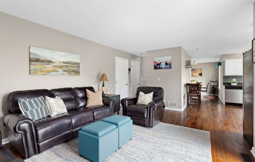 1323 Hamilton Ave, Elmhurst IL 60126-5407 exterior