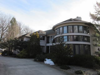 7 Princeton Ct, Oakhurst NJ  07755-1525 exterior