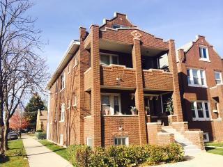 4558 Troy St, Chicago IL  60625-4507 exterior