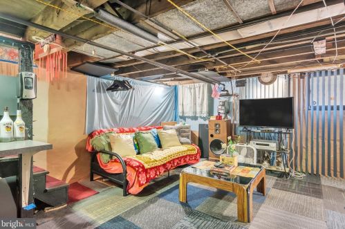 1920 16 St, Philadelphia PA 19145-3010 exterior