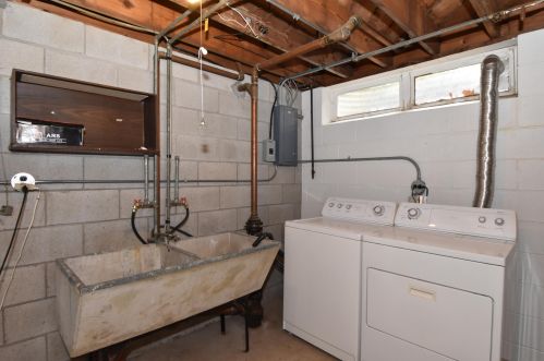 4119 Cherrywood Ln, Milwaukee WI 53209-1004 exterior