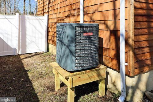 405 Conifer Dr, Lacey NJ  08731-1925 exterior