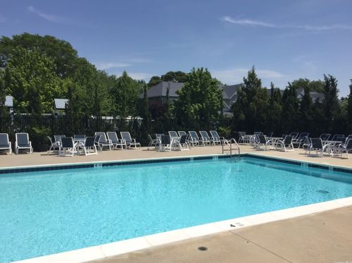 101 Maya Cir, Central Islip NY  11722-4542 exterior