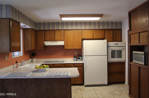 8545 33rd Ave, Phoenix AZ 85051-9006 exterior