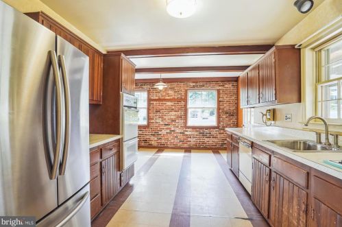 1391 Canterbury Way, Rockville MD 20854-6106 exterior