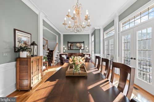 5235 Bessley Pl, Alexandria VA 22304-8646 exterior