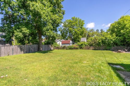 183 Muskegon St, Cedar Springs MI 49319-9594 exterior