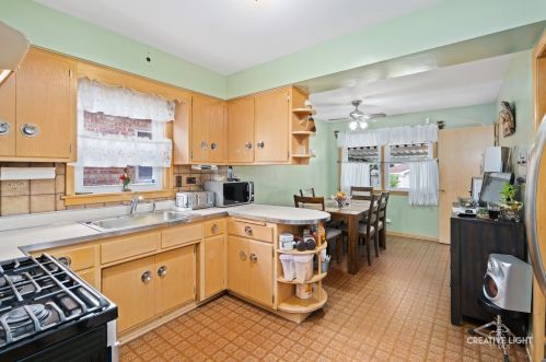 3636 69 St, Chicago IL 60629-4202 exterior