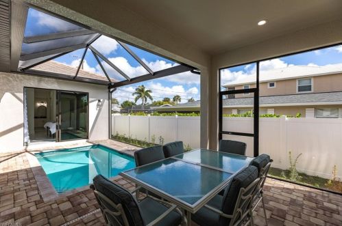 803 106 Ave, Naples FL 34108-1846 exterior