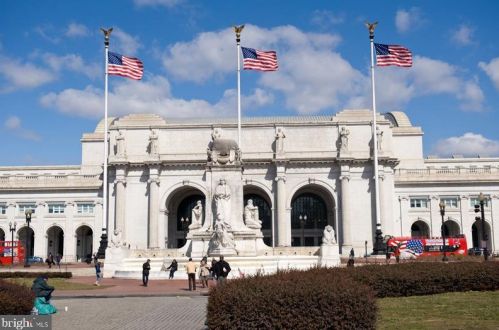 407 5 St, Washington DC 20003-2051 exterior