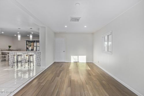 6501 20th Ave, Phoenix AZ  85015-1504 exterior