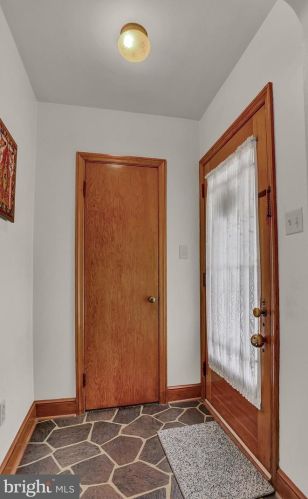 48 Myrtle St, Littlestown, PA 17340-1314