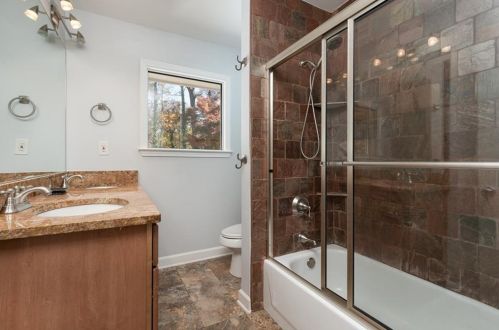 2519 Clairmont Rd, Atlanta GA 30329-2713 exterior