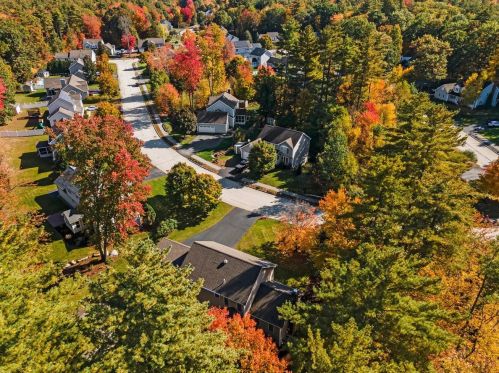 5 Max Ln, Concord, NH 03301-8629