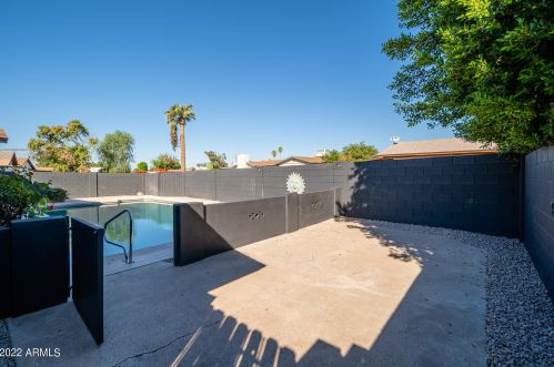 3824 Carol Ave, Phoenix AZ 85021-2091 exterior