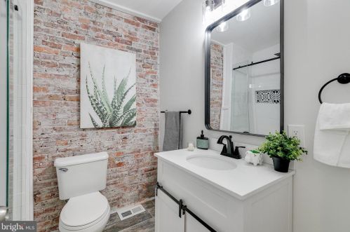 1619 6th St, Philadelphia PA  19122-2910 exterior