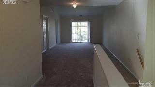 942 Madeira Blvd, Huntington Station NY  11747-5290 exterior