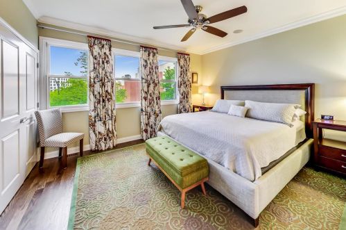 1032 Crosby St, Chicago IL  60610-2404 exterior