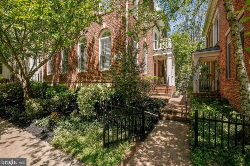 1011 Havencrest St, Rockville MD  20850-6087 exterior