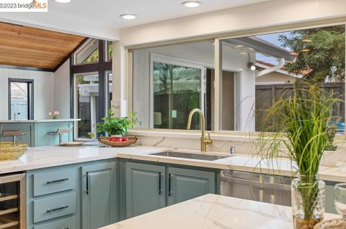 1735 Ancona Ct, Concord CA  94519-1524 exterior