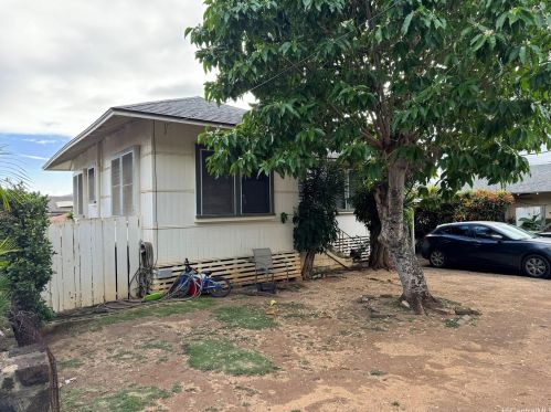 3877 Claudine St, Honolulu HI 96816-4333 exterior