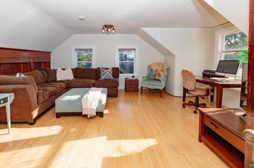 2033 Woodland Ave, Duluth MN 55803-2467 exterior