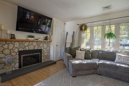 172 Shore Trl, Sparta NJ  07871-2107 exterior