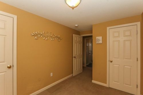 25 Gates Ave, Springfield MA 01118-2302 exterior