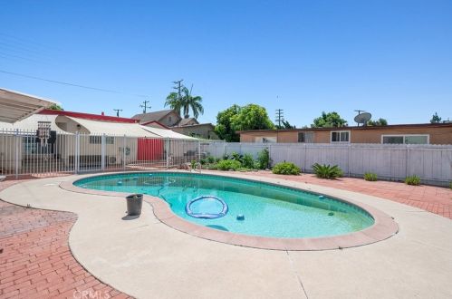 16415 Cornuta Ave, Bellflower CA  90706-4801 exterior