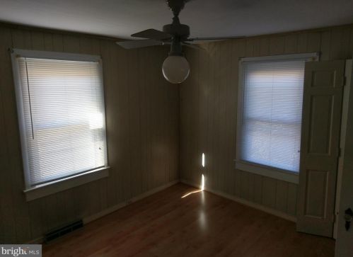 12312 Mccrossin Ln, Rockville MD 20854-1014 exterior