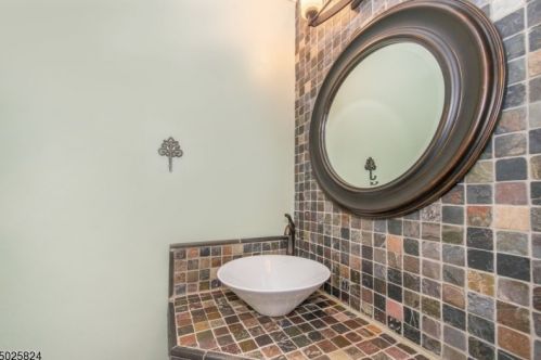 13 Shawnee Trl, Wharton NJ 07885-2934 exterior