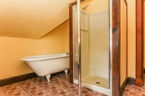 95 Dartmouth St, Springfield MA 01109-3909 exterior