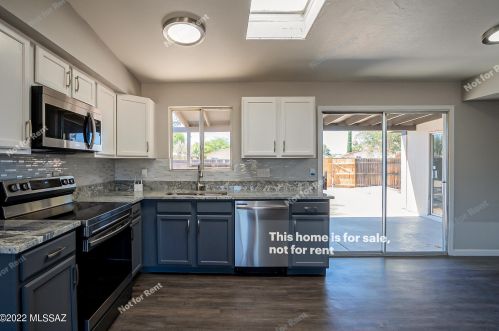 8638 Stearn Lake Dr, Tucson, AZ 85730-2030