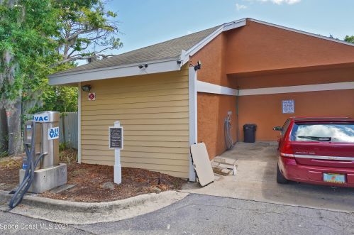 225 Tropical Trl, Merritt Island FL 32952-4836 exterior