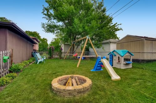 366 Commonwealth Ln, Elmhurst IL 60126-4918 exterior