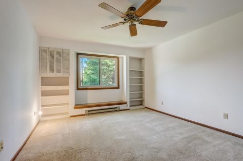 4585 Greenridge Cir, Milwaukee WI  53220-3380 exterior