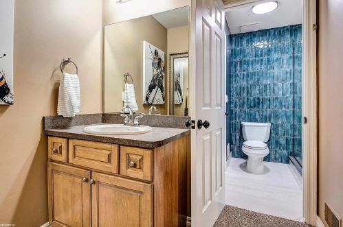 1140 Autumnview Dr, Rochester MI 48307-6060 exterior