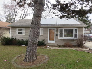 27 Lake St, Hoffman Estates IL  60047-2301 exterior