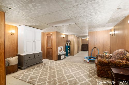 3823 Illinois Ave, Wyoming MI exterior