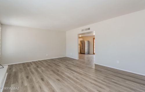 7321 Lakeside Dr, Tucson AZ  85730-3318 exterior