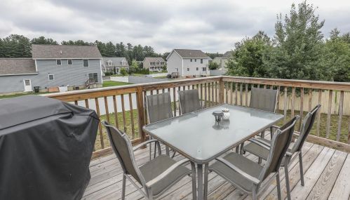 12 Ty Ln, Concord NH  03303-1049 exterior