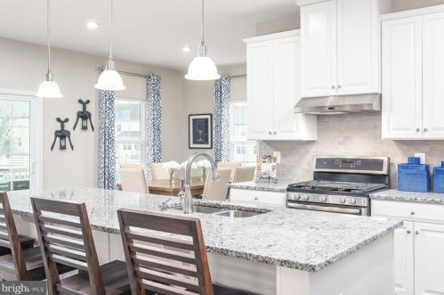 4218 Grandview Rd, Hanover PA 17331-9753 exterior