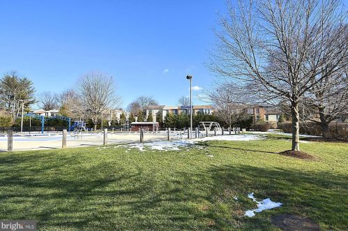 7641 Miller Fall Rd, Rockville MD 20855-1165 exterior